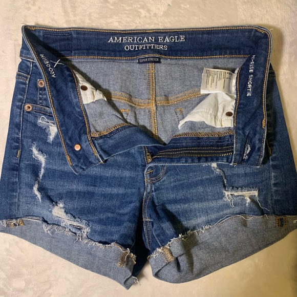 American Eagle Outfitters Pants - Size 6 Denim American Eagle High Rise Shorts!!
